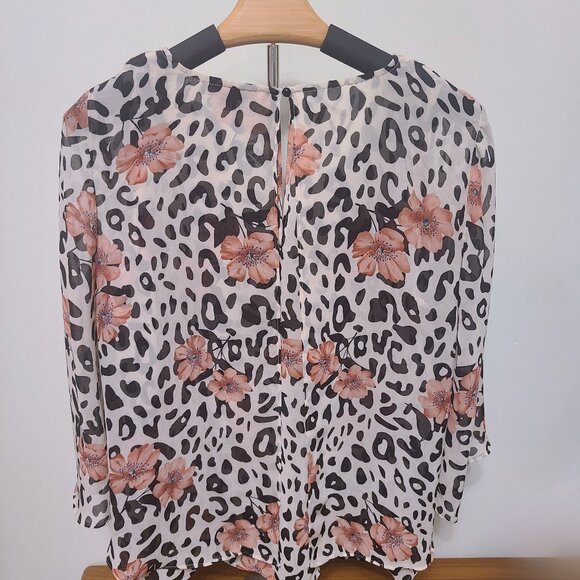 Roz & Ali Leopard Floral Print Blouse - Sheer, Flowing 3/4 Sleeve Top - Picture 3 of 9